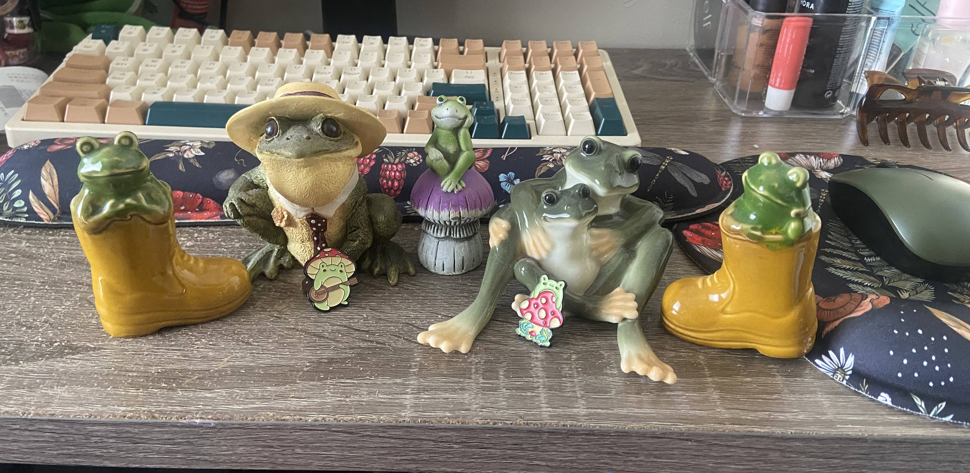 Frog Figures